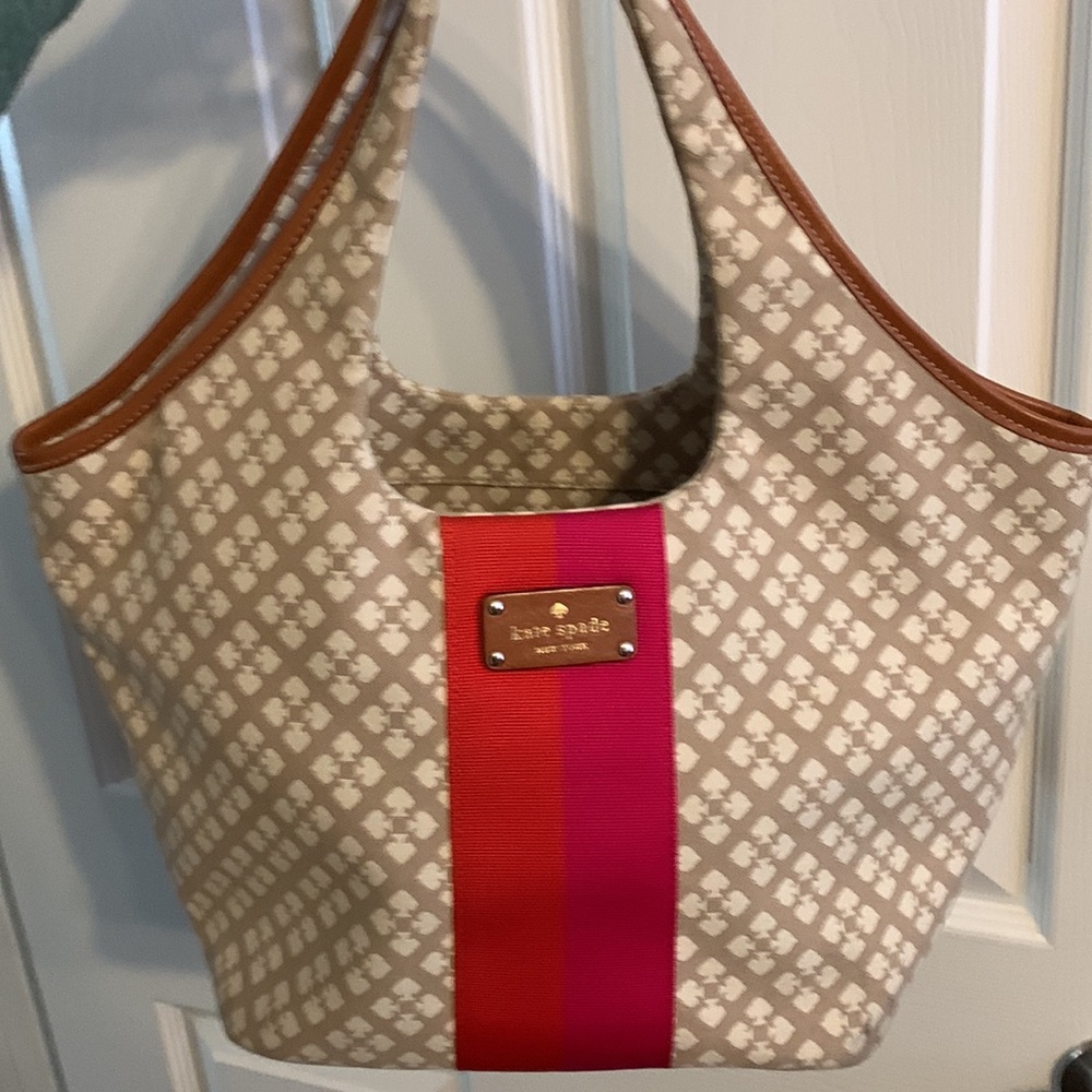 Kate Spade Tote - Picture 5 of 9